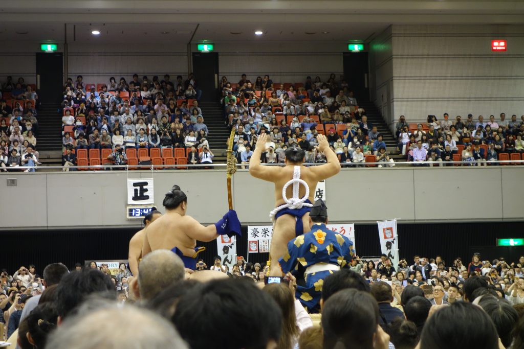 鶴竜土俵入り