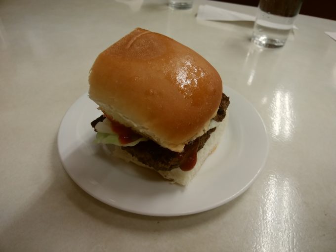 沖縄　ジャッキーステーキハウス　ハンバーガー