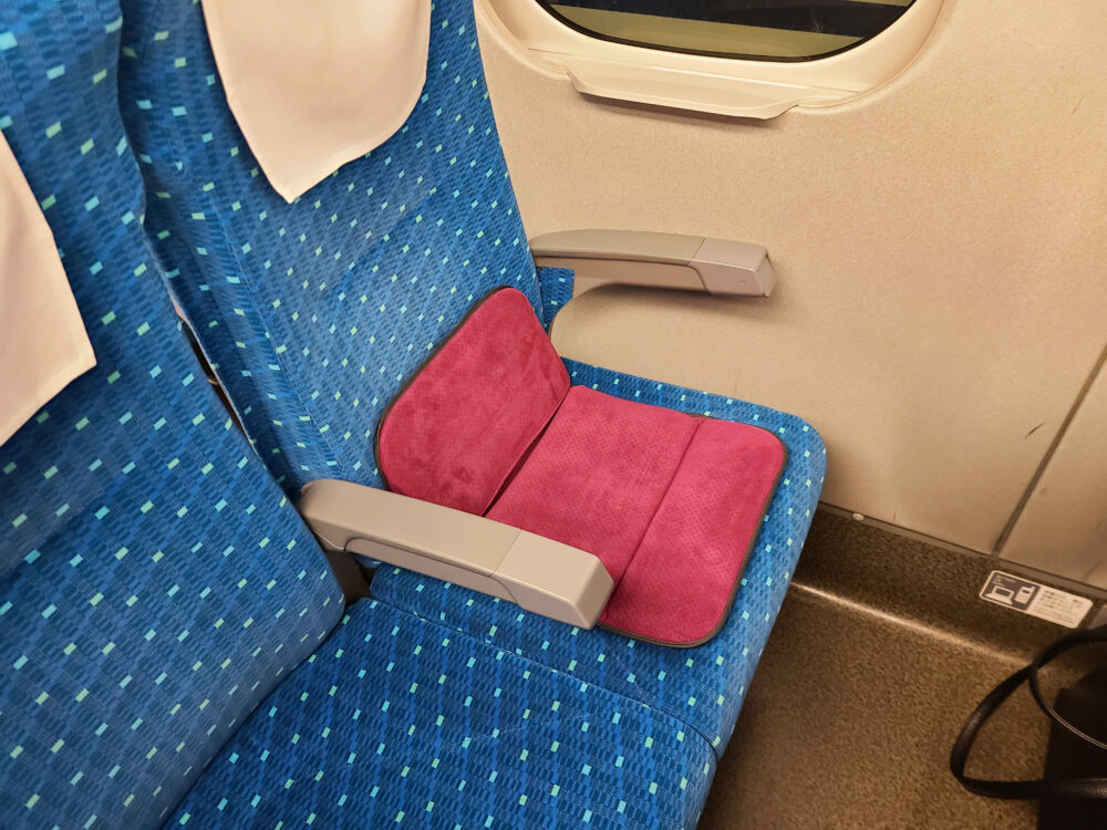 エクスジェルモバイルクッションDを新幹線の座席で使用