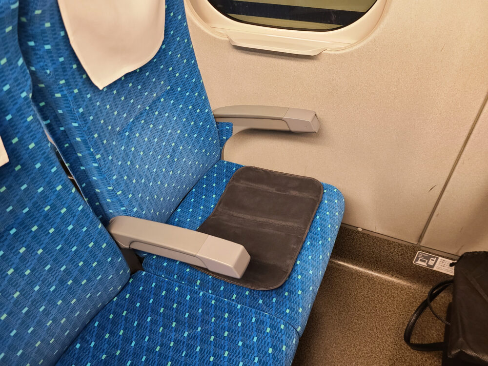 エクスジェルモバイルクッションMを新幹線の座席で使用